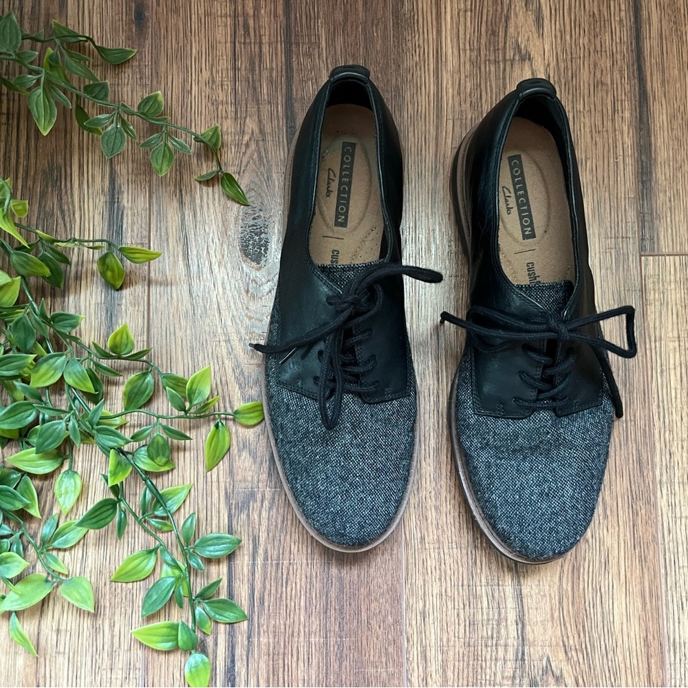 Womens Clark’s dress shoe